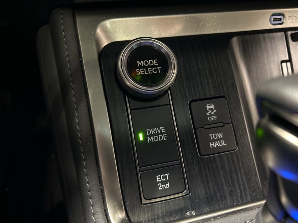 Used 2025 Lexus GX 550 image 21