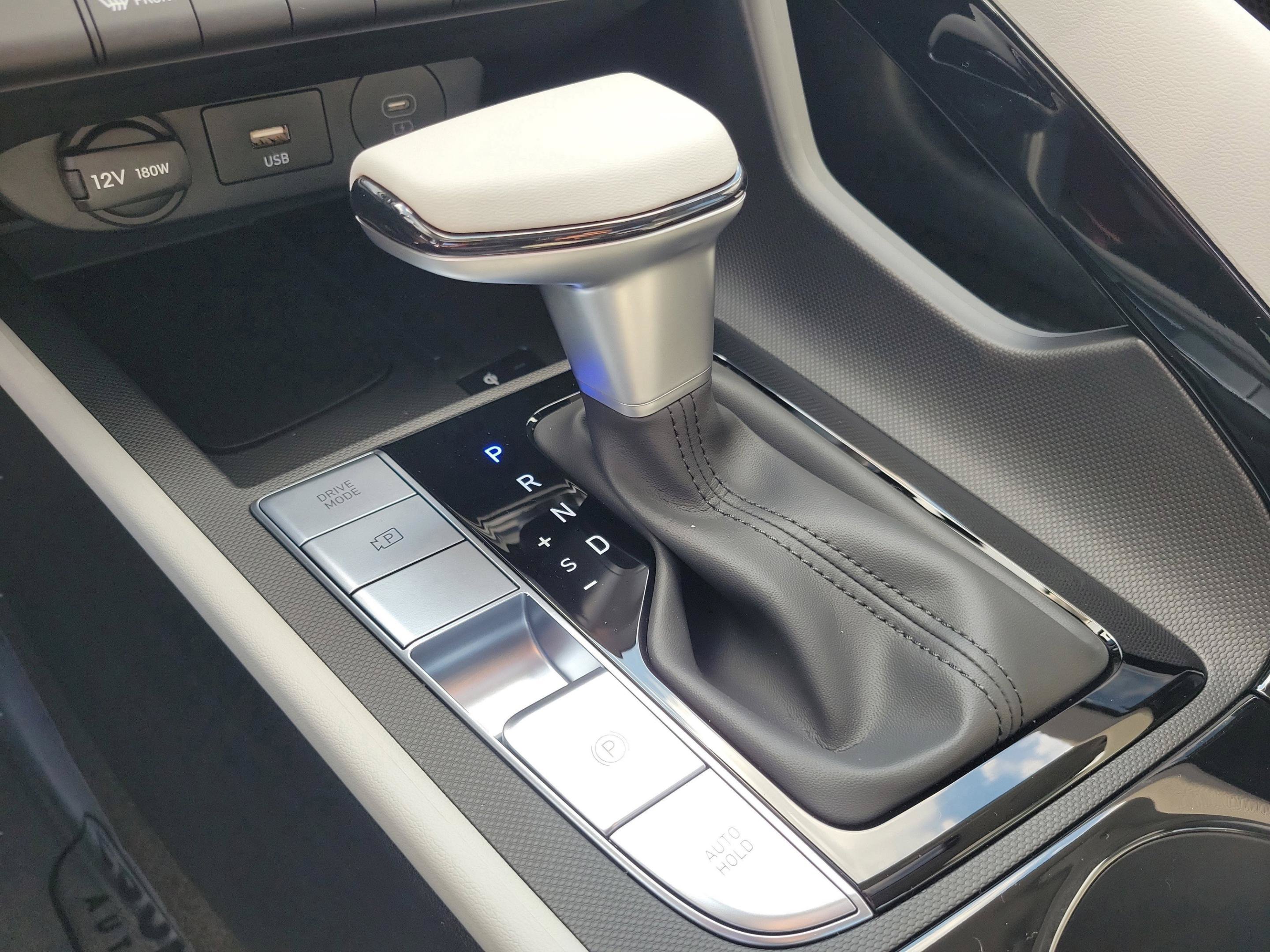 New 2026 Hyundai Elantra Limited FWD image 33
