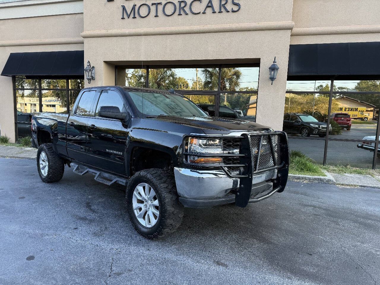 Used 2019 Chevrolet Silverado 1500 LT AWD/4WD image 2