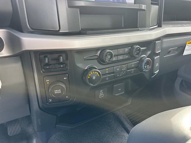 New 2026 Ford F250 XL w/ XL Chrome Package image 19