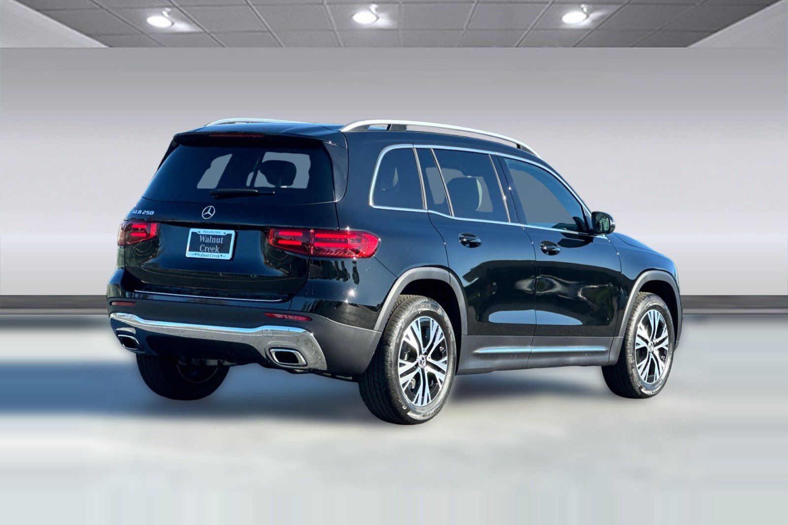 New 2026 Mercedes-Benz GLB 250 image 9