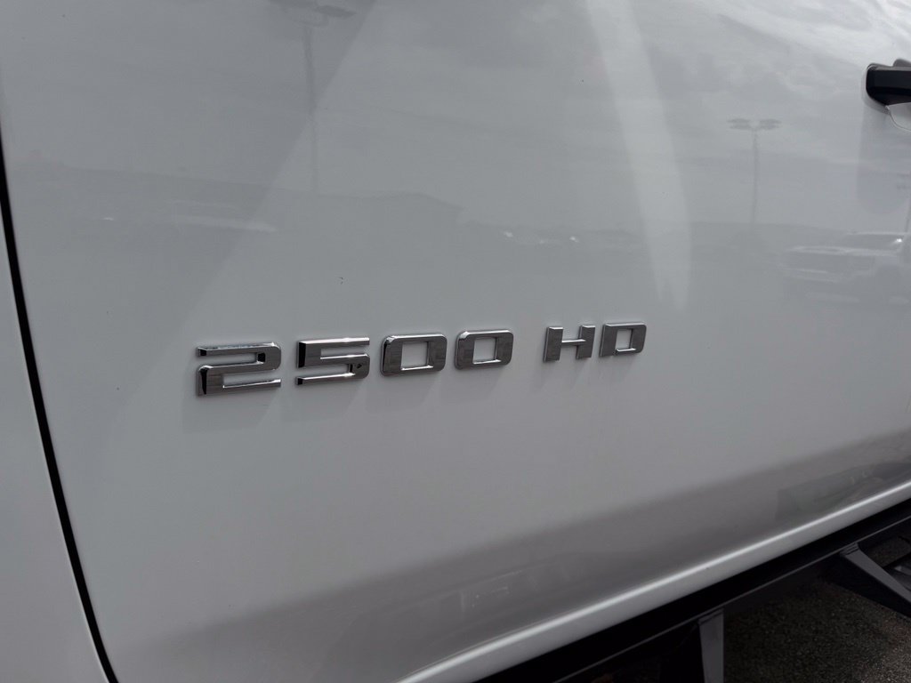Used 2022 Chevrolet Silverado 2500 Custom w/ Custom Value Package AWD/4WD image 7