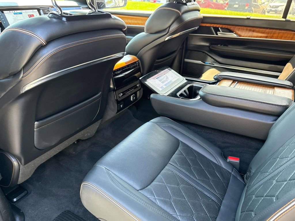 Used 2022 Jeep Grand Wagoneer Series III image 10