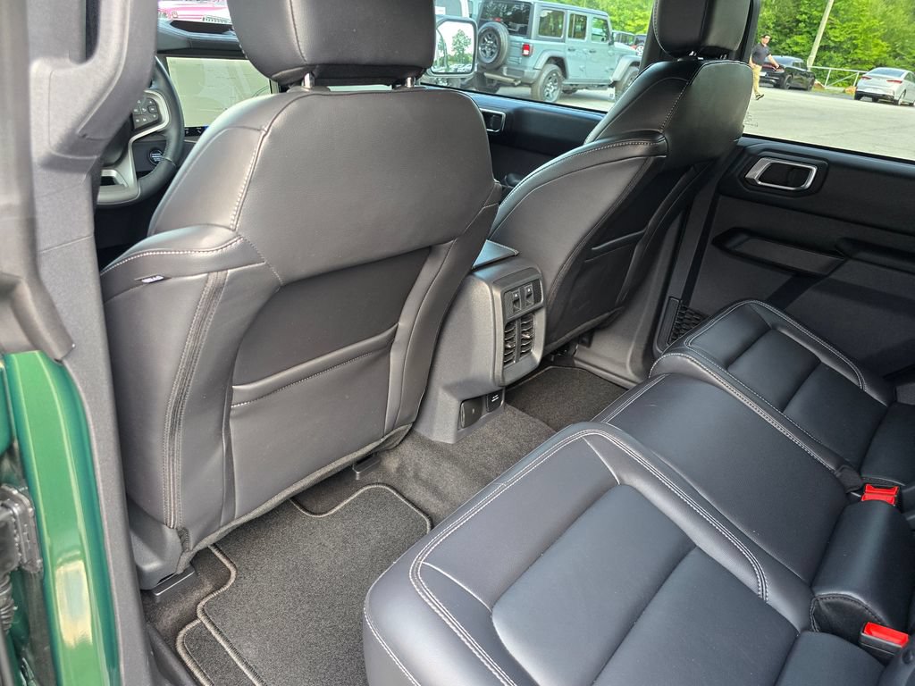 Used 2025 Ford Bronco Outer Banks AWD/4WD image 25