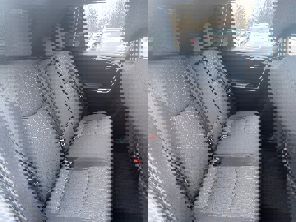 Used 2021 Toyota RAV4 XLE image 32