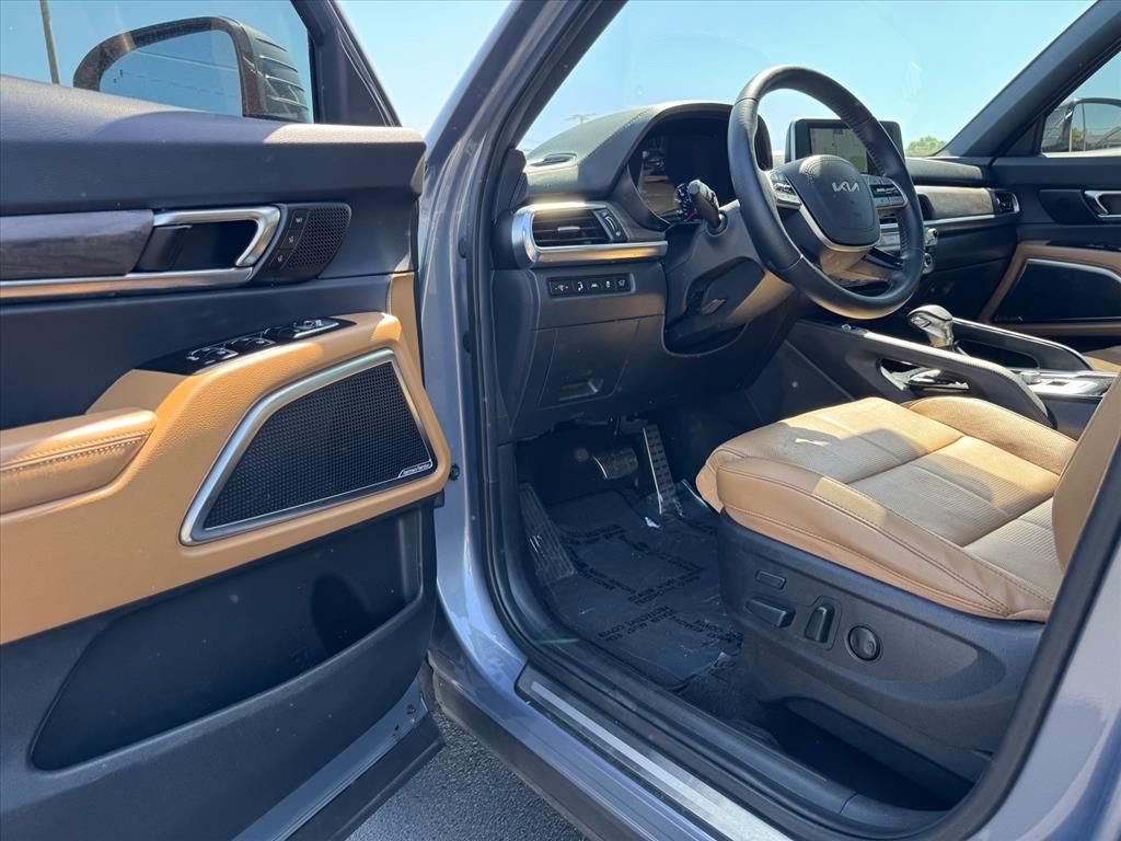 Certified 2022 Kia Telluride SX w/ Towing Package image 16