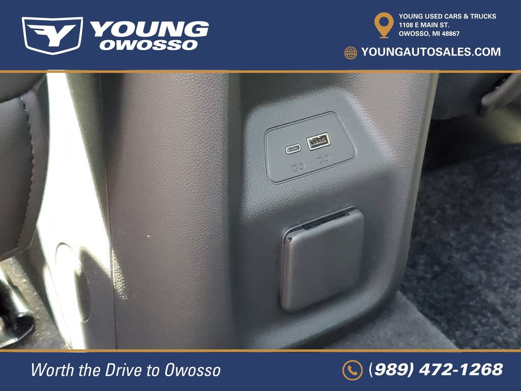 Used 2025 Buick Envision Avenir AWD/4WD image 32