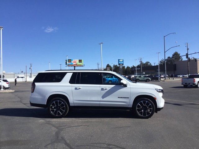 Used 2022 Chevrolet Suburban RST image 2