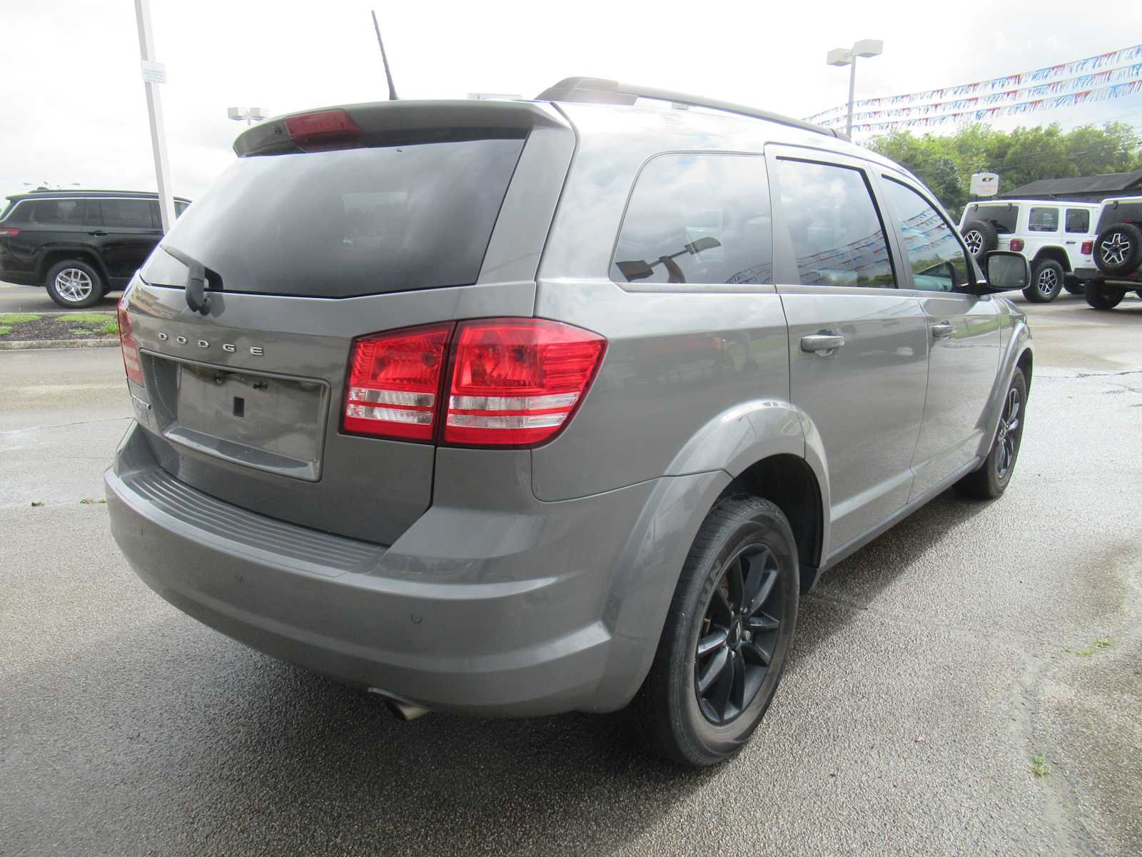 Used 2020 Dodge Journey SE w/ SE Popular Equipment Group image 7