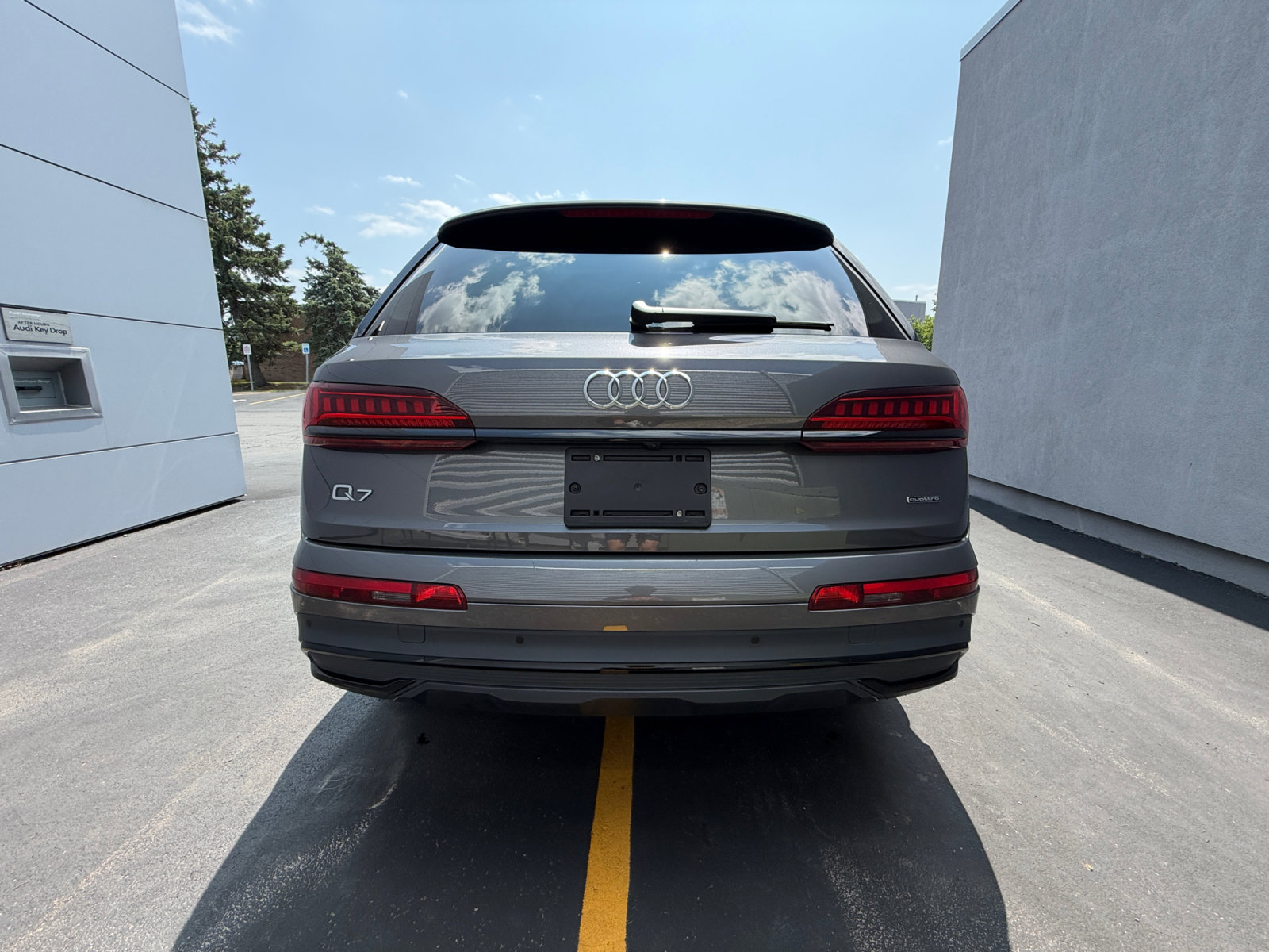 Used 2023 Audi Q7 3.0T Premium Plus w/ Premium Plus Package AWD/4WD image 11