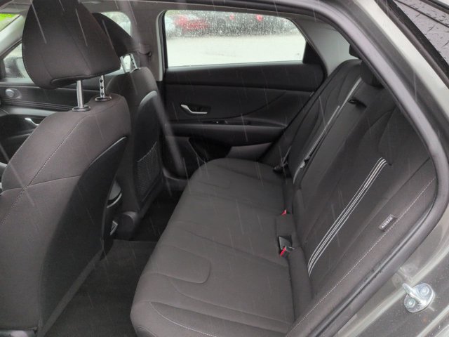 Used 2025 Hyundai Elantra SEL FWD image 12