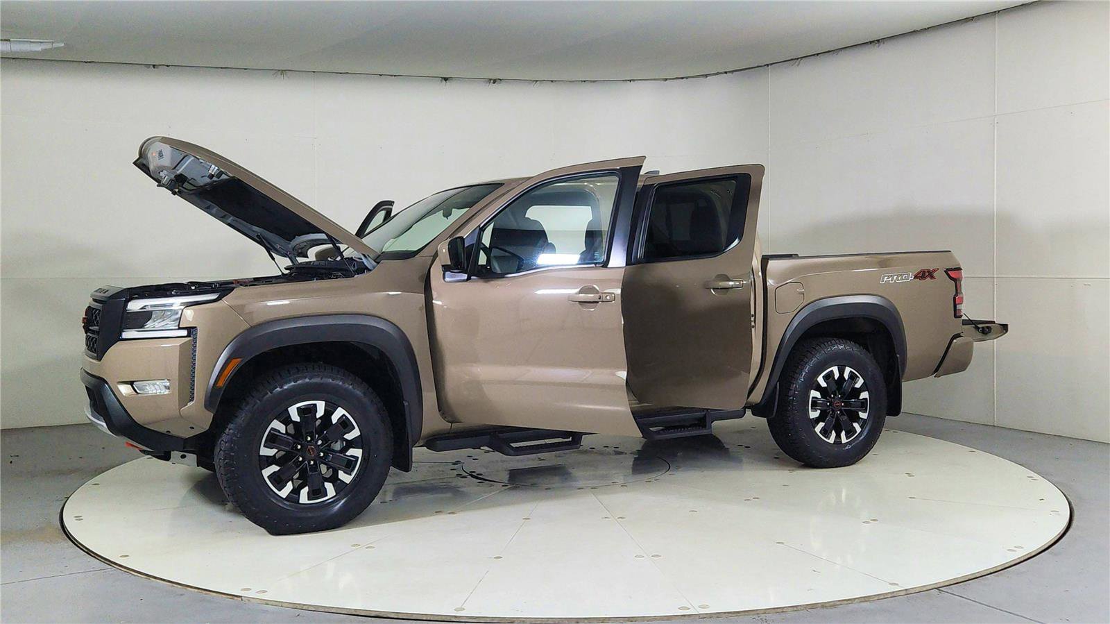 Used 2023 Nissan Frontier PRO-4X w/ Pro Convenience Package image 10