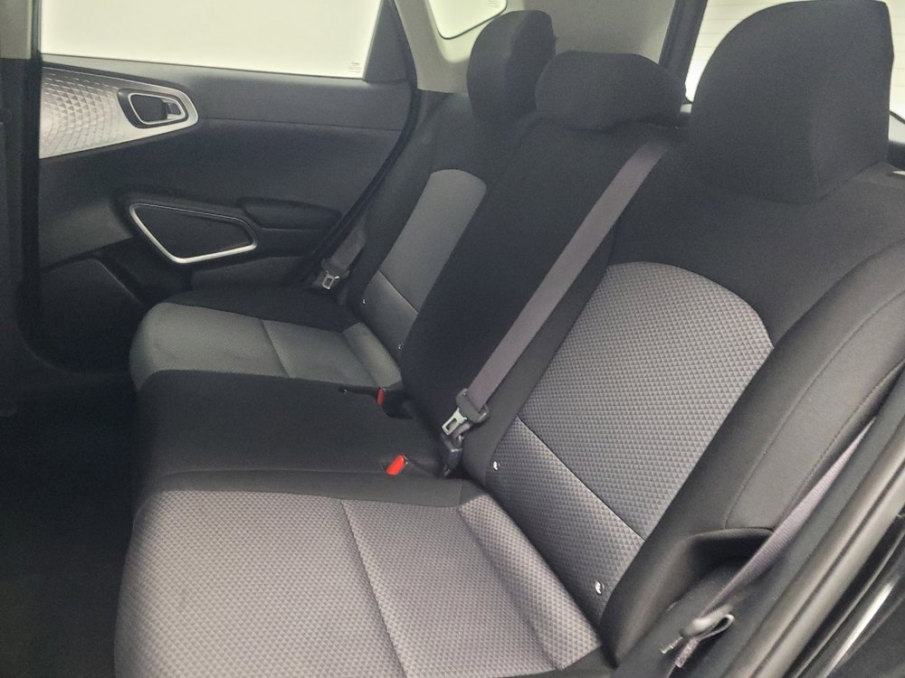 Used 2023 Kia Soul LX image 18