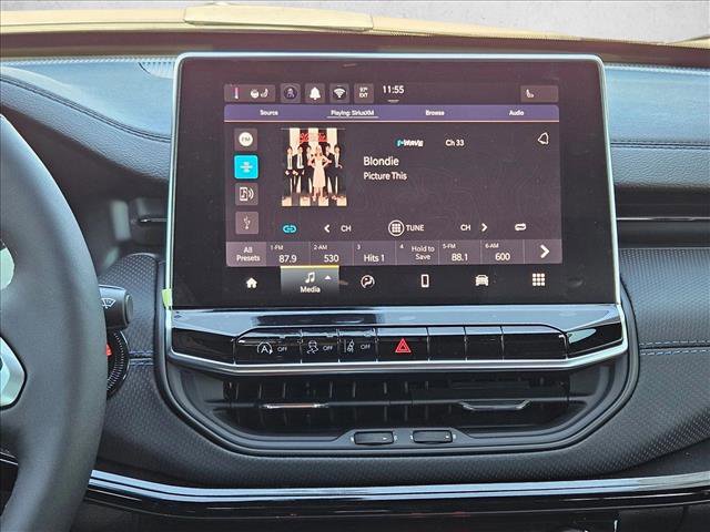 New 2026 Jeep Compass Latitude image 13