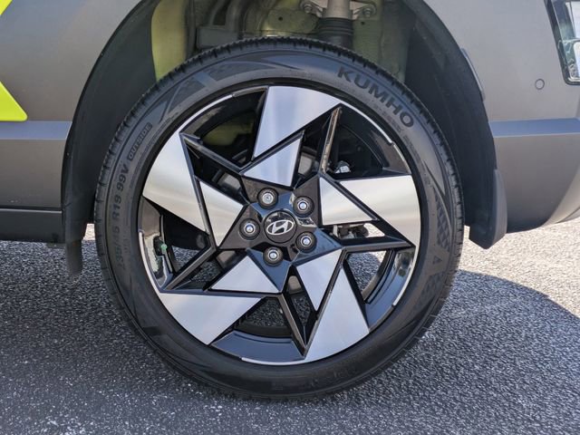 Used 2025 Hyundai Kona Limited image 13