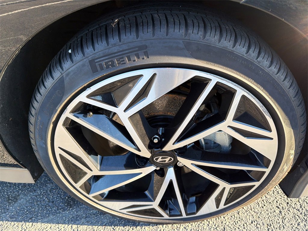 Used 2025 Hyundai Ioniq 6 Limited image 12