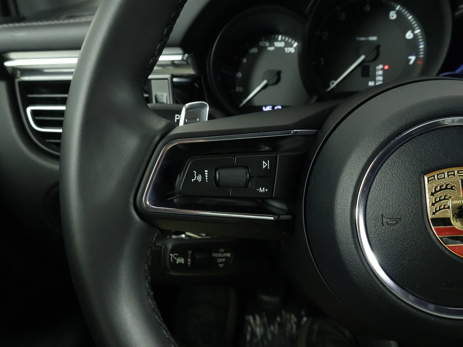 Certified 2026 Porsche Macan AWD/4WD image 14
