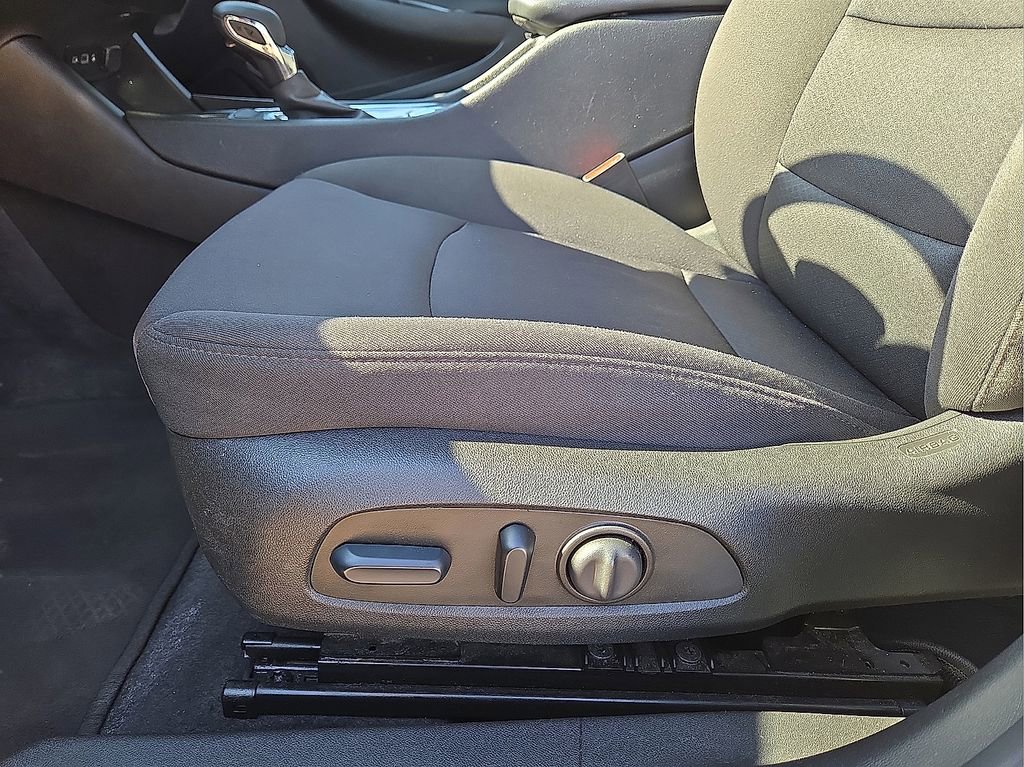 Used 2023 Chevrolet Malibu LT image 23