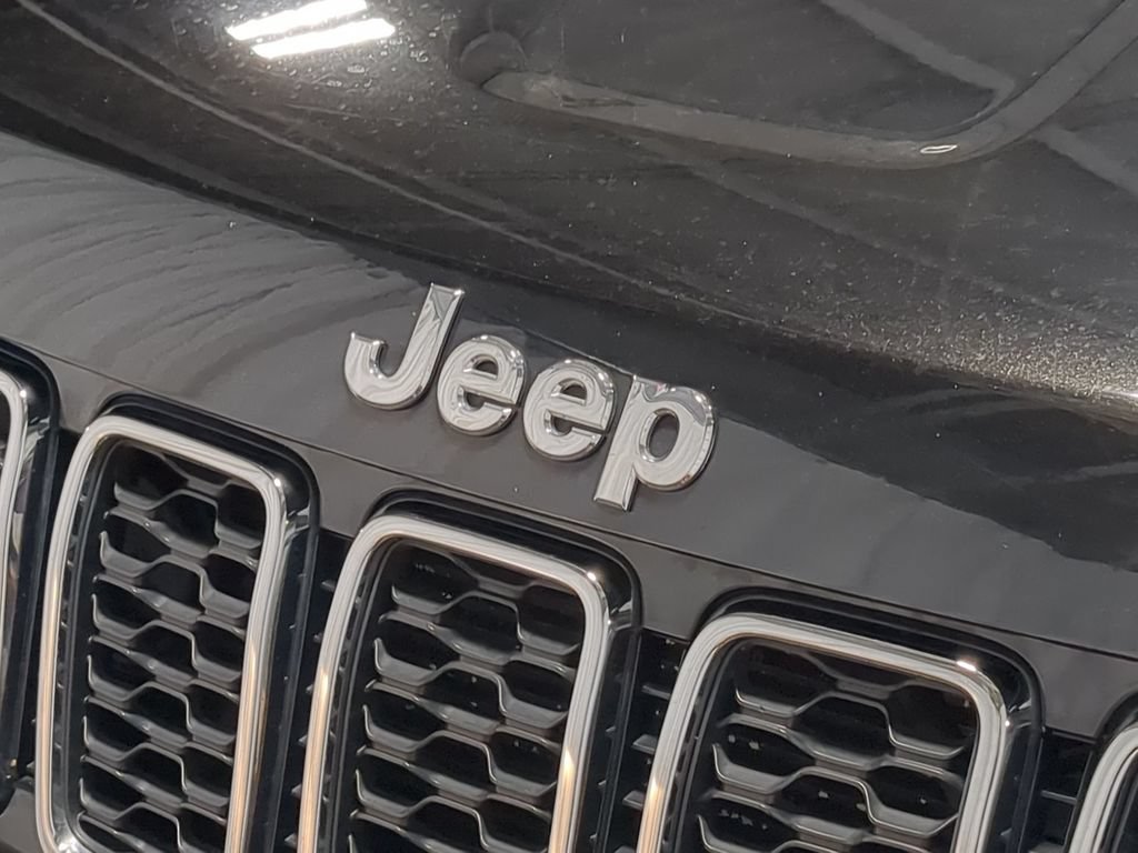 Used 2019 Jeep Grand Cherokee Limited AWD/4WD image 15