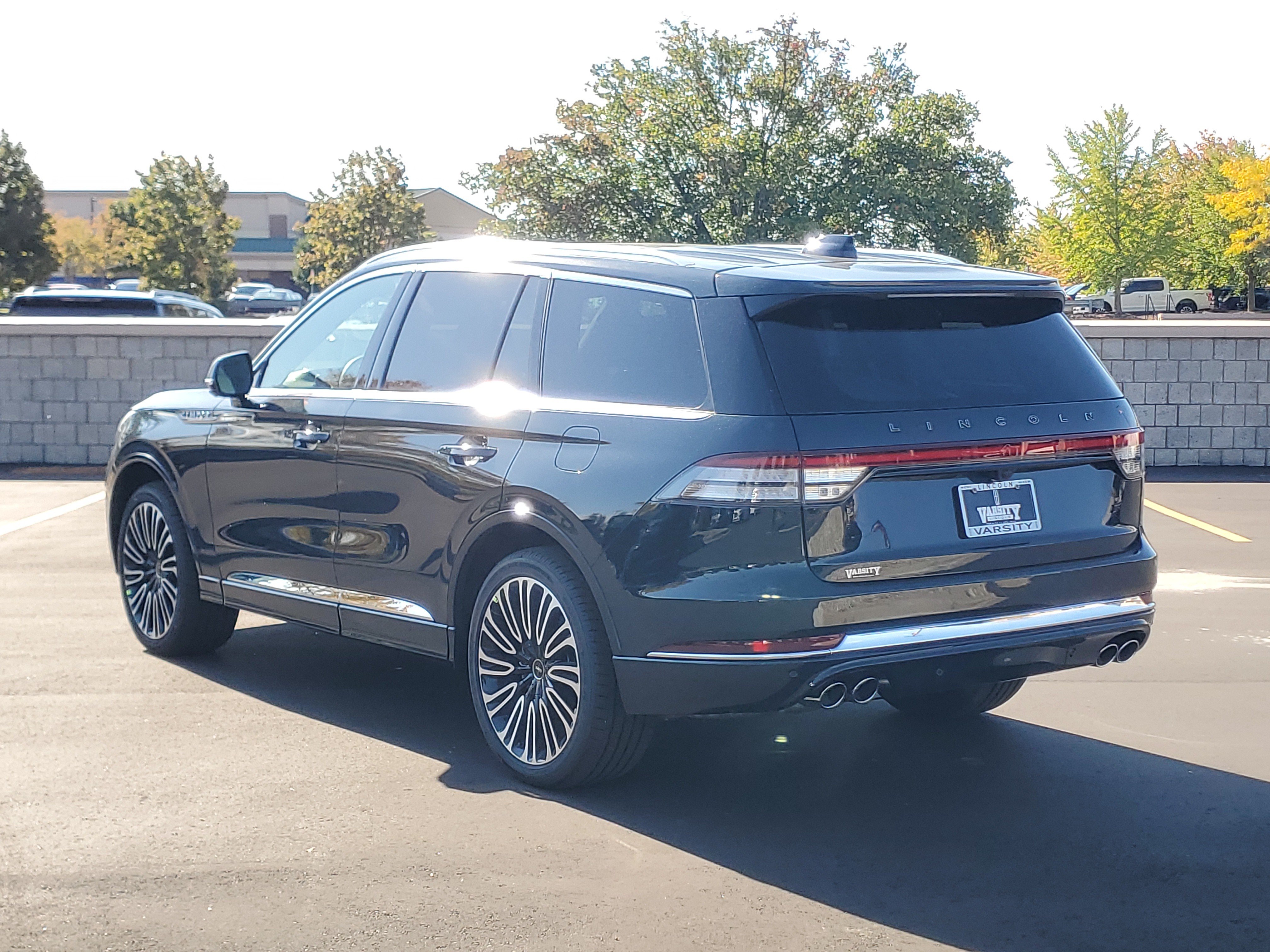 New 2027 Lincoln Aviator Black Label AWD/4WD image 3