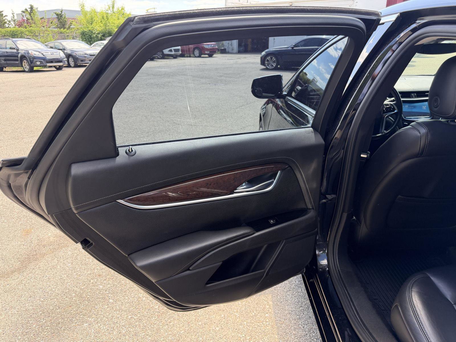 Used 2015 Cadillac XTS Luxury FWD image 20