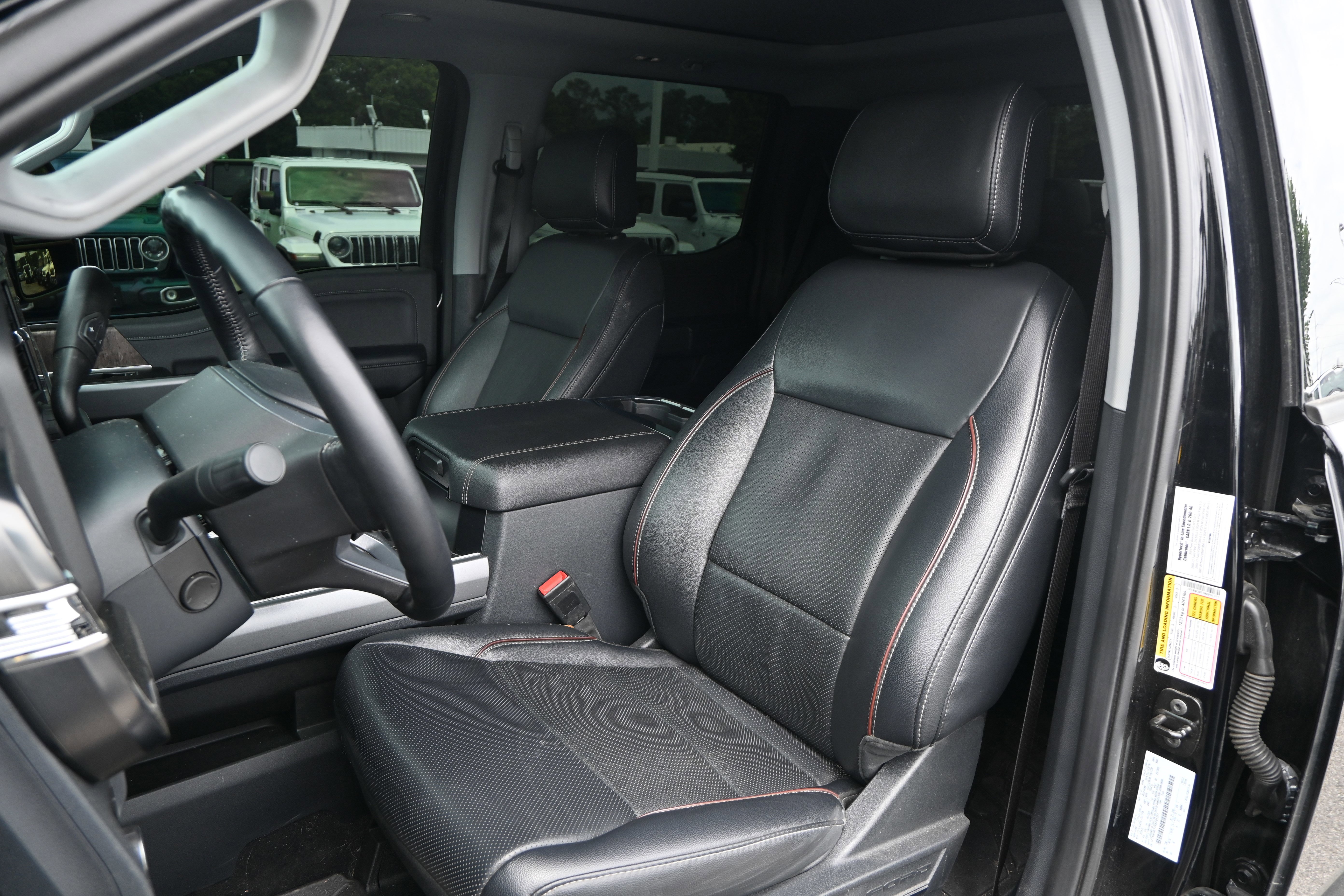 Used 2024 Ford F350 Lariat w/ Lariat Ultimate Package AWD/4WD image 12
