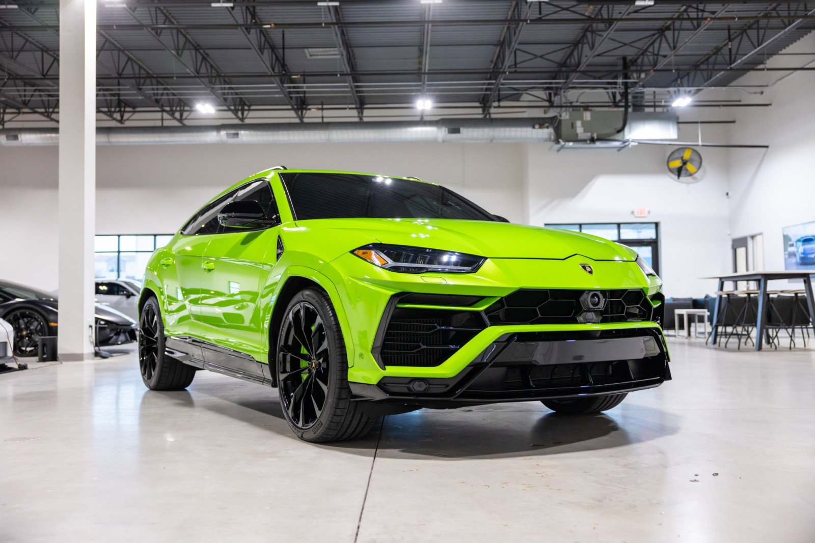 Used 2022 Lamborghini Urus image 3