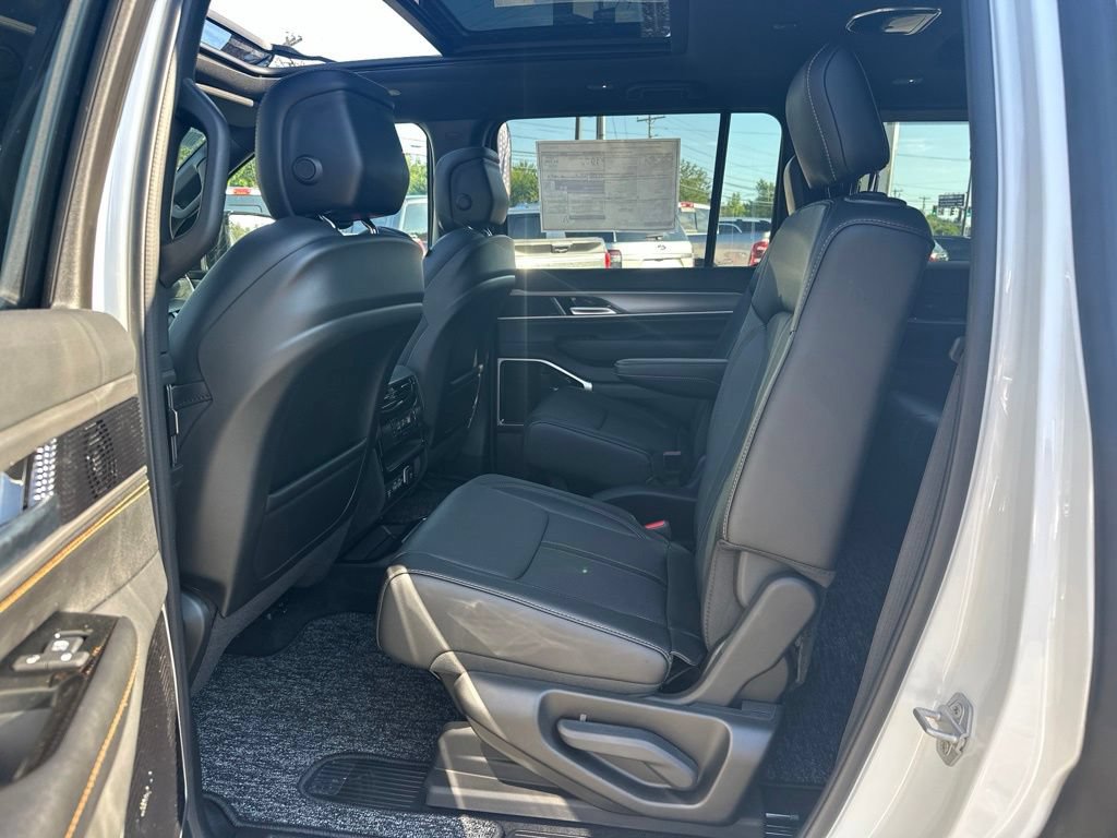 New 2026 Jeep Grand Wagoneer 4WD image 29