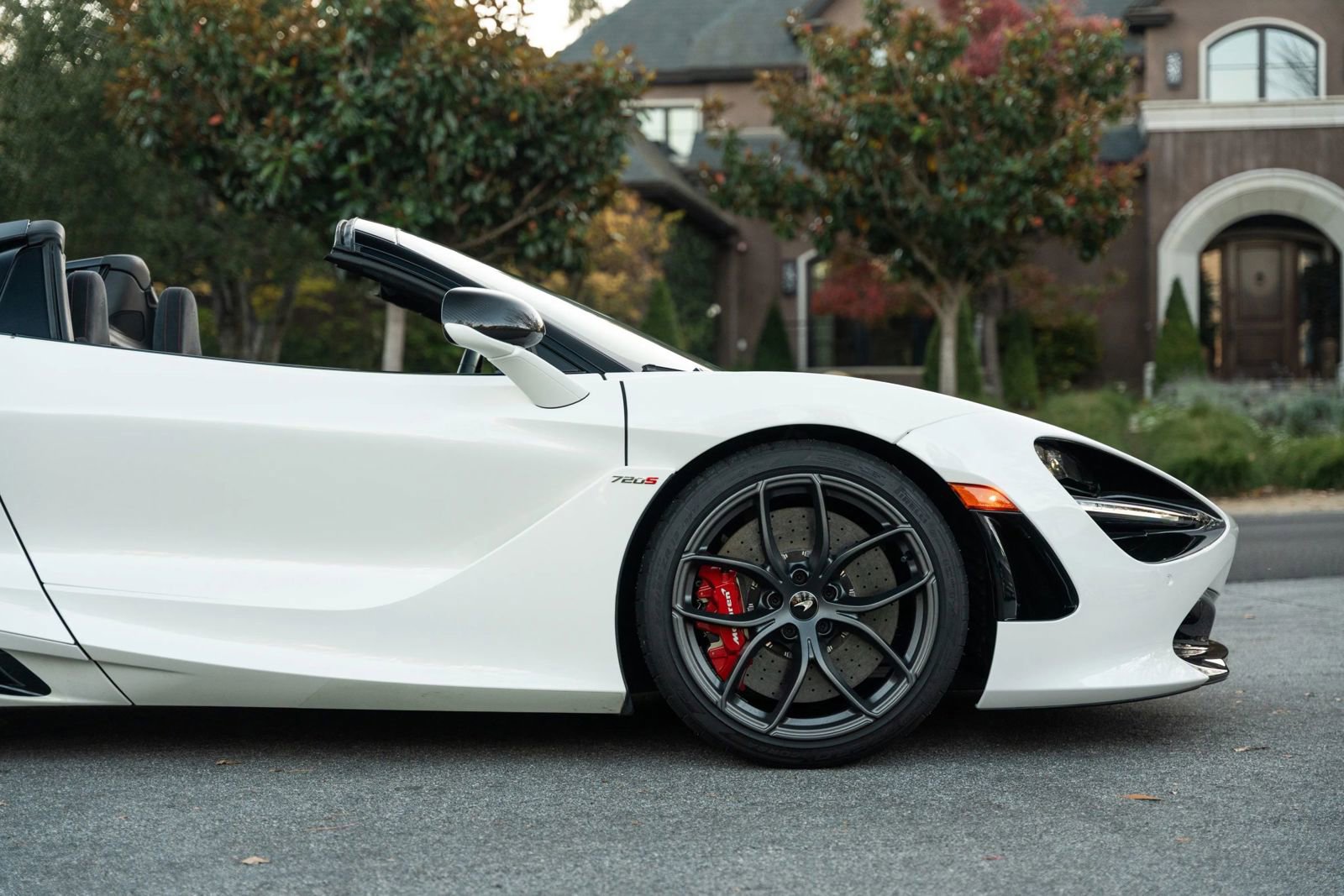 Used 2021 McLaren 720S Spider image 11