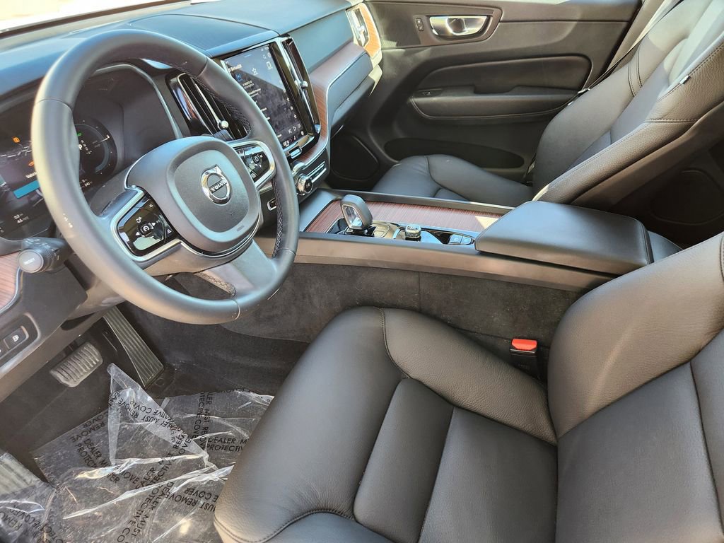Used 2023 Volvo XC60 T8 Plus AWD/4WD image 7