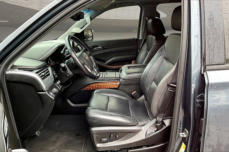 Used 2019 Chevrolet Suburban Premier w/ RST 6.2L Performance Edition RWD image 24