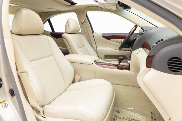 Used 2012 Lexus LS 460 w/ Luxury Value Edition image 4
