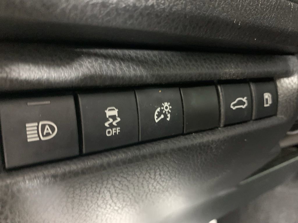 Used 2025 Toyota Camry LE image 18