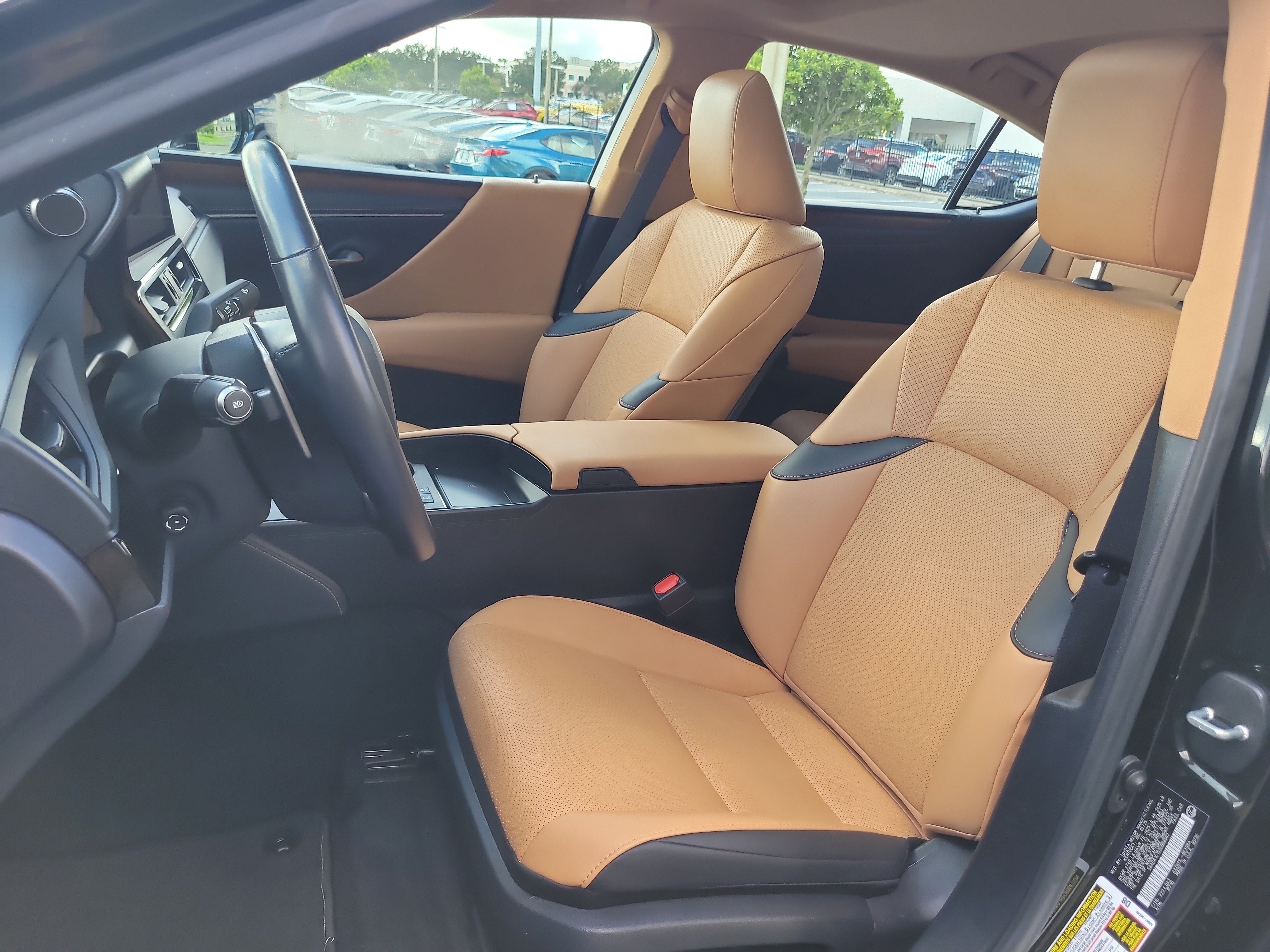 Used 2025 Lexus ES 300h w/ Premium Package FWD image 18