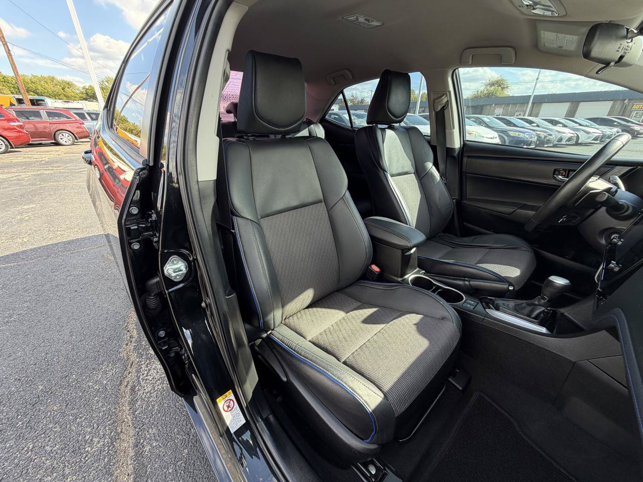 Used 2018 Toyota Corolla SE FWD image 16