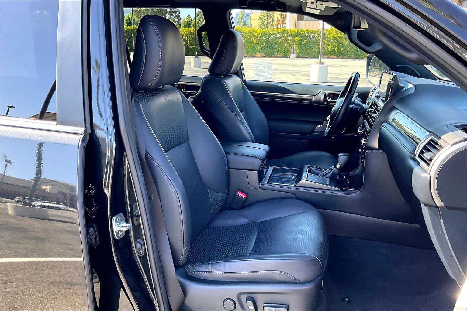 Used 2023 Lexus GX 460 Luxury w/ Accessory Package AWD/4WD image 8
