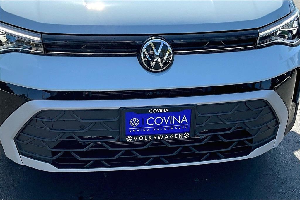 New 2026 Volkswagen Taos SE image 30