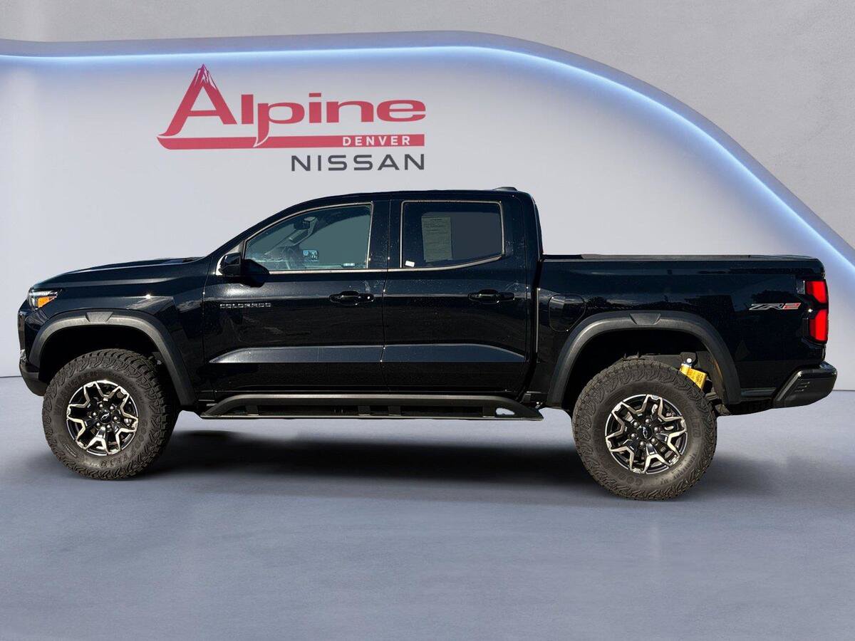 Used 2024 Chevrolet Colorado ZR2 w/ Technology Package AWD/4WD image 2