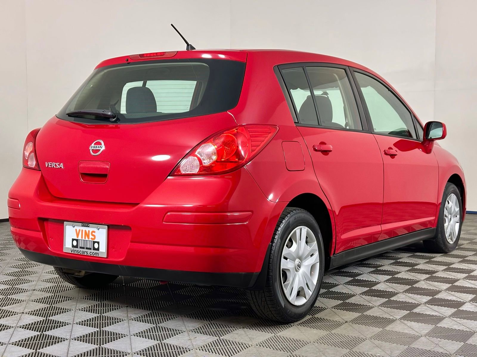 Used 2012 Nissan Versa 1.8 S w/ Plus Pkg FWD image 3