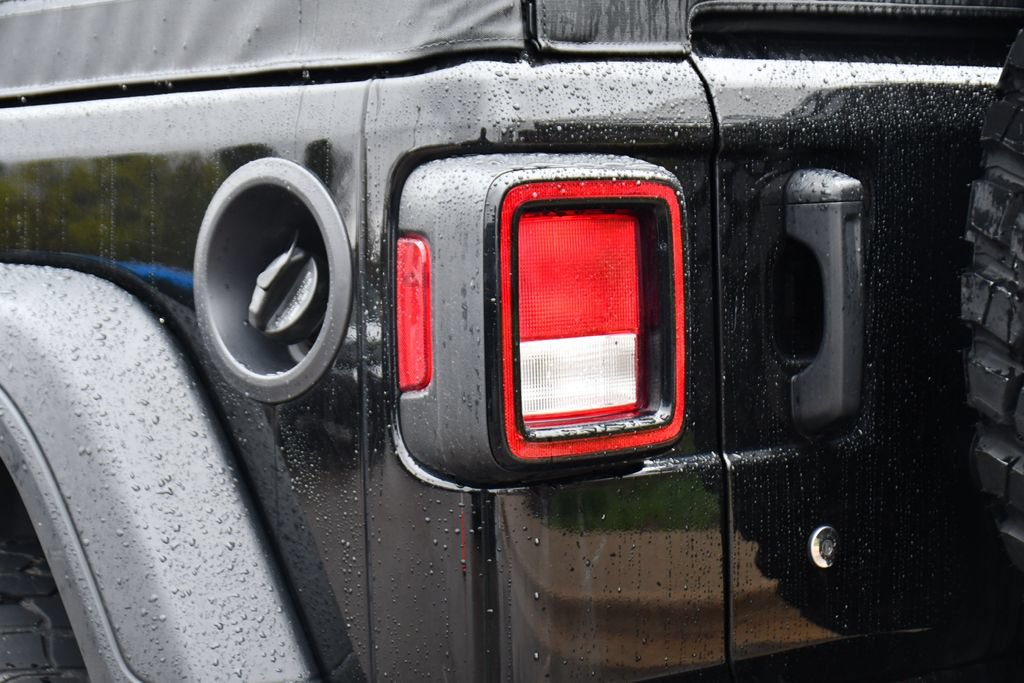Used 2021 Jeep Wrangler Sport AWD/4WD image 33
