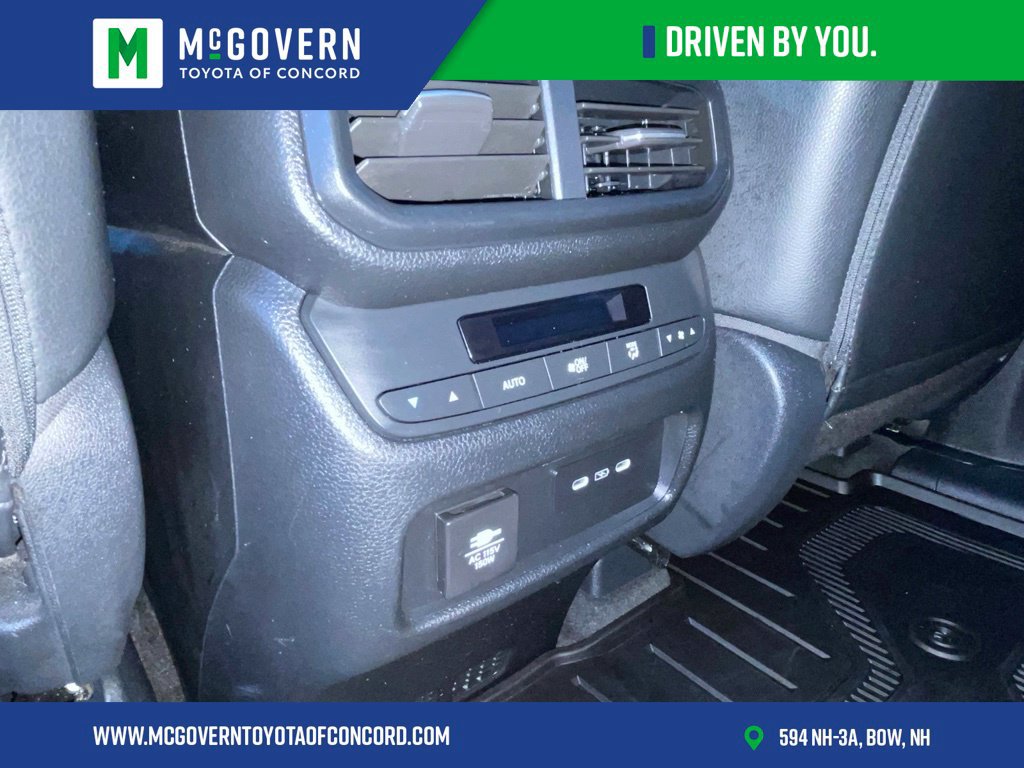 Used 2025 Honda Pilot TrailSport image 18
