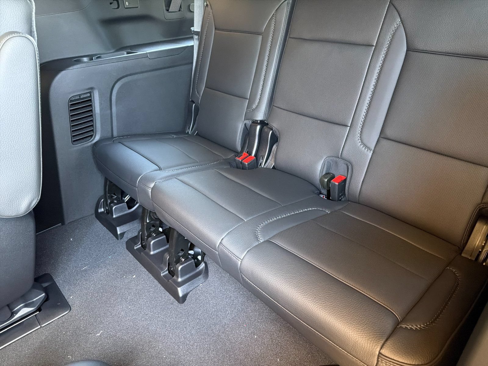 New 2026 GMC Yukon XL Denali w/ Denali Reserve Package AWD/4WD image 16