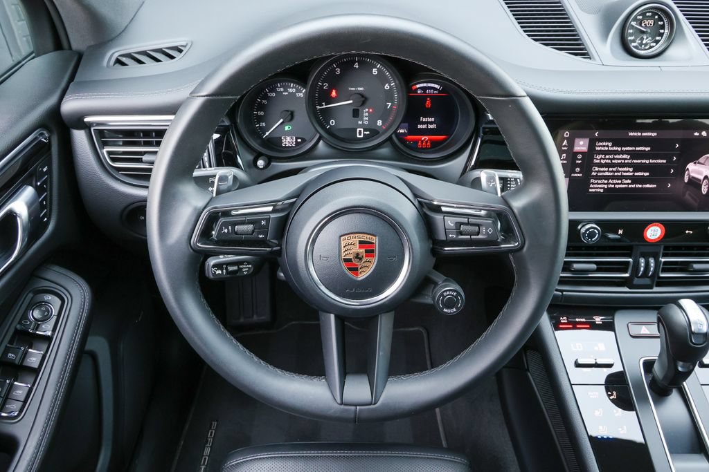 Certified 2026 Porsche Macan AWD/4WD image 40