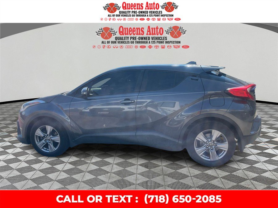 Used 2019 Toyota C-HR LE FWD image 3