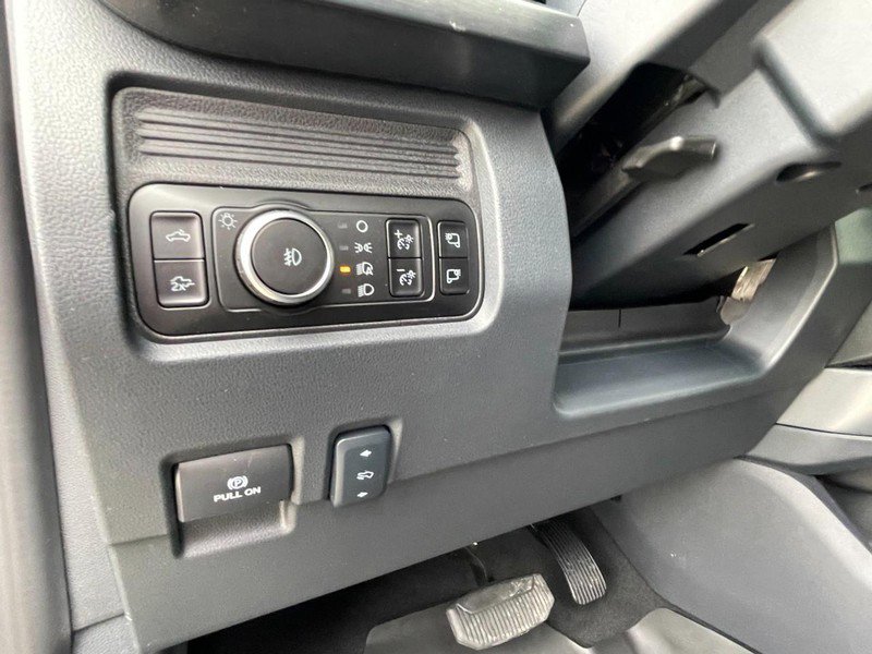 New 2026 Ford F250 Lariat w/ Black Appearance Package image 24