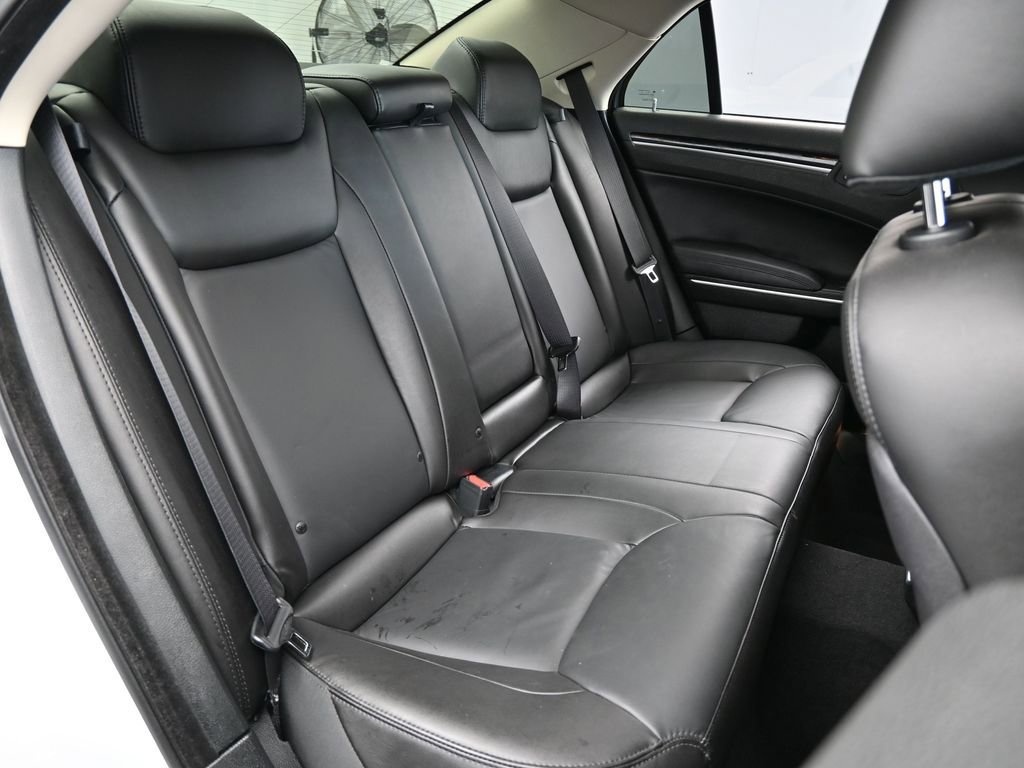 Used 2023 Chrysler 300 Touring L image 39