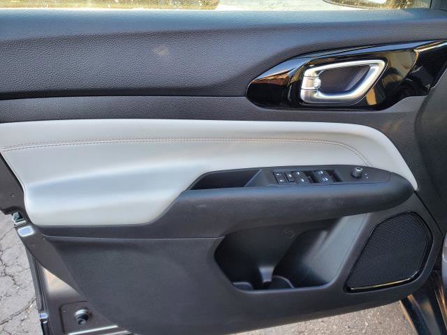 Used 2022 Jeep Compass Limited image 19