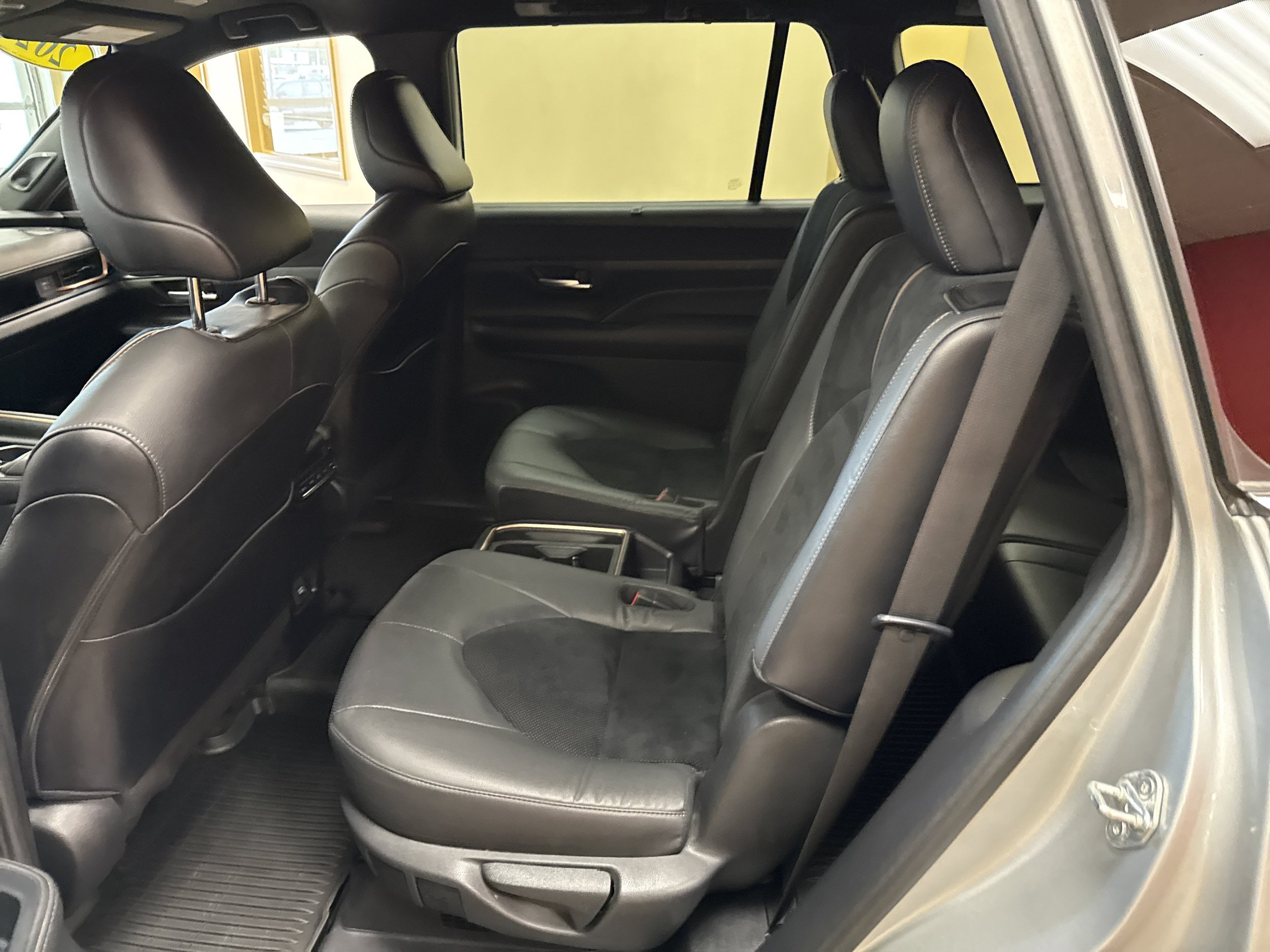 Used 2024 Toyota Grand Highlander AWD Hybrid image 39