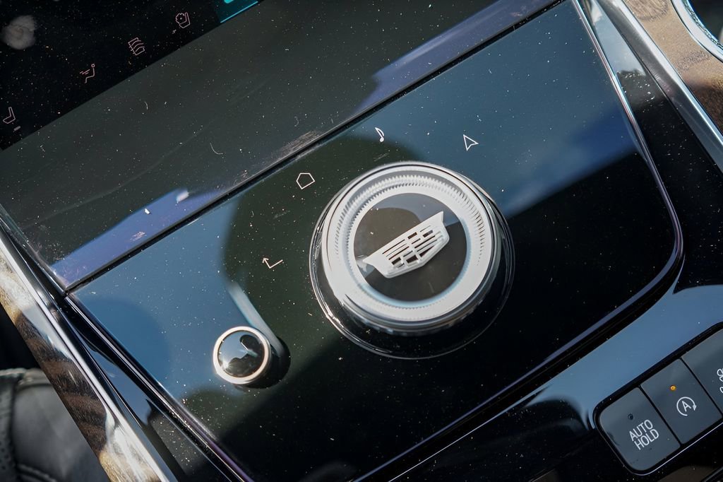 New 2026 Cadillac Escalade Platinum Sport w/ LPO, ONYX Package image 13