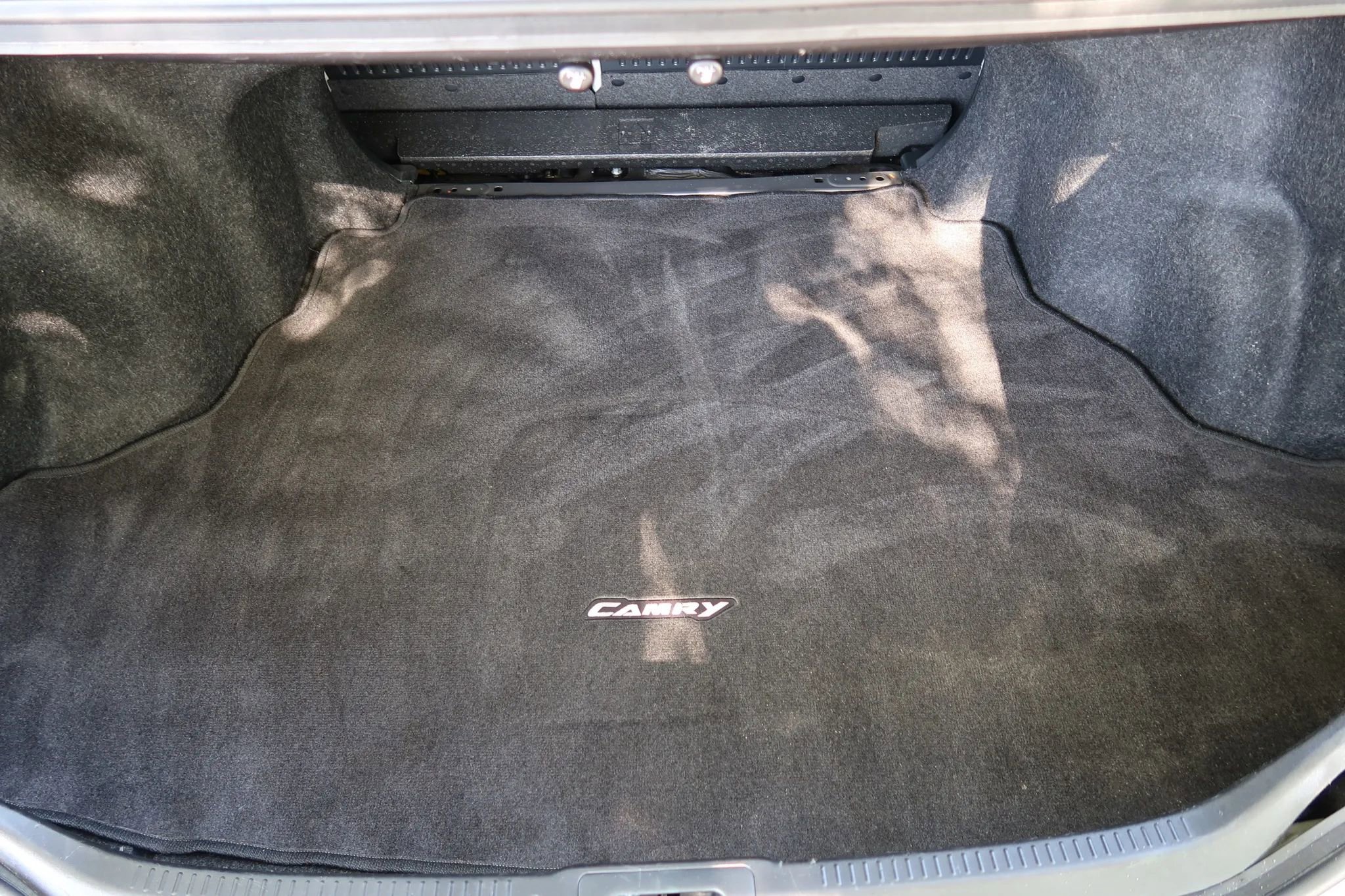 Used 2012 Toyota Camry L image 15